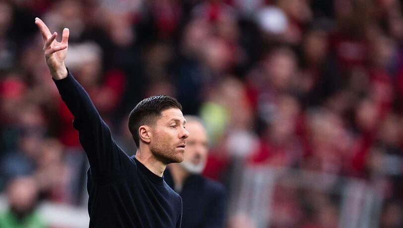 Für ihn hätten die Bayern-Bosse offenbar selbst altbewährte Prinzipien über Bord geworfen: Xabi Alonso.