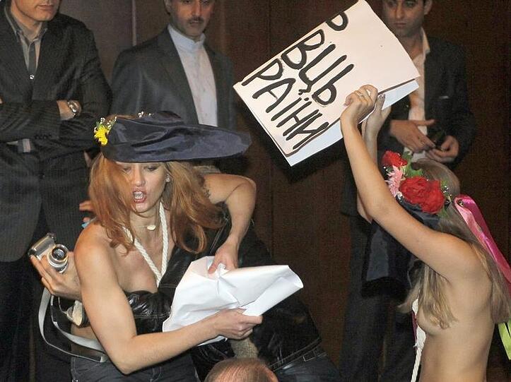 Und sie demonstrieren wieder nackt: Anhängerinnen der Gruppe "Femen" in Kiew