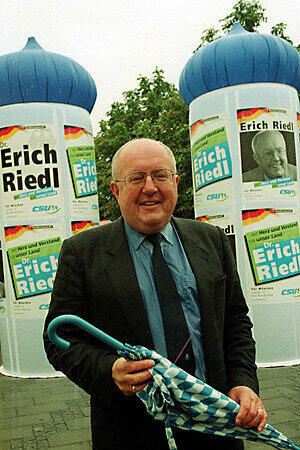 Der Totengräber des TSV 1860? Unter Erich Riedl wurde den Löwen 1982 mit einem Schuldenberg von acht Millionen Mark die Lizenz verweigert. Der CSU-Politiker war von 1974 bis 1981 für die Löwen verantwortlich.