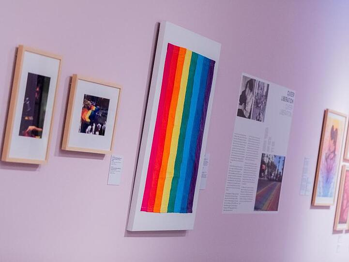 "Regenbogenfahne" von Gilbert Baker.