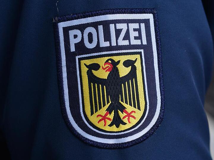 Die Bundespolizei hat einen per Haftbefehl gesuchten Tschechen geschnappt.