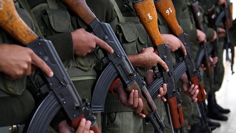 Kalaschnikow Sturmgewehre vom Typ AK 47.