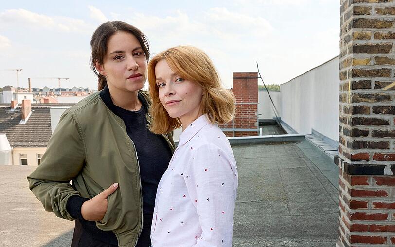 Neu im Kieler "Tatort"-Team: Karoline Schuch (rechts) die selbst Psychologie studierte, verkörpert die Polizeipsychologin Ellie Krieger. Neu im Kieler "Tatort"-Team: Karoline Schuch (rechts) die selbst Psychologie studierte, verkörpert die Polizeipsychologin Ellie Krieger.
