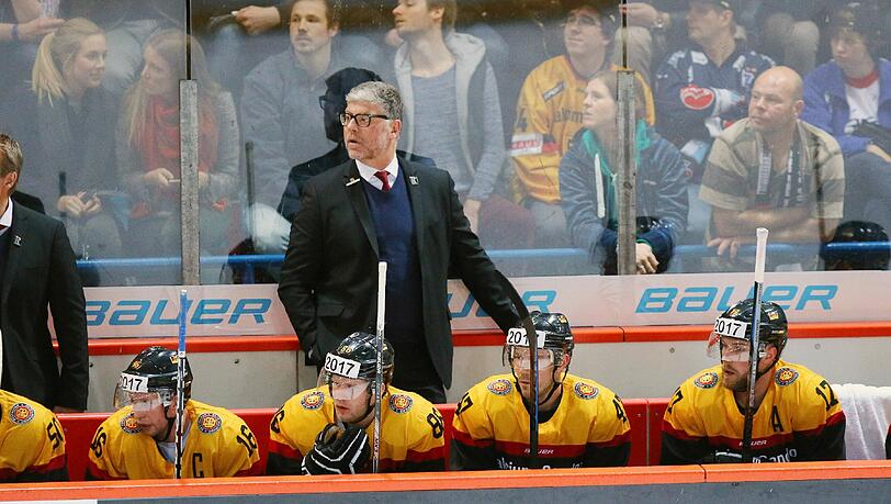 Wie lange steht er noch an Deutschlands Bande? Eishockey-Bundestrainer Pat Cortina steht bei der WM stark unter Druck. Wie lange steht er noch an Deutschlands Bande? Eishockey-Bundestrainer Pat Cortina steht bei der WM stark unter Druck.