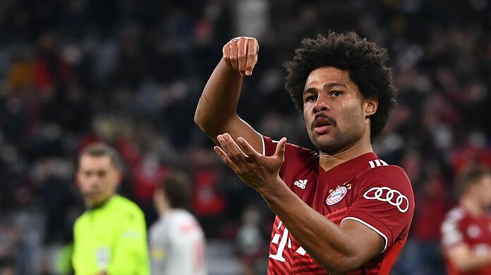 Serge Gnabry bejubelt sein Tor zum 4:0.