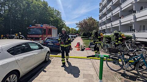 Vierst&uuml;ndiger Einsatz der M&uuml;nchner Feuerwehr: Der Zimmerbrand endete glimpflich.