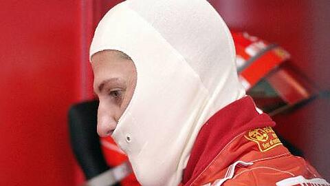 Michael Schumacher macht sein Nacken zu schaffen. So sehr, dass nun auch sein Comeback ungewiss scheint.