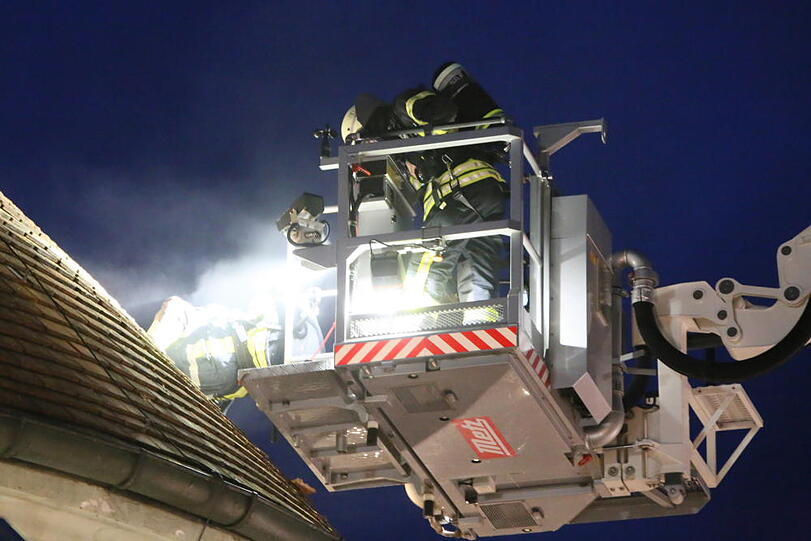 Der Altarraum und die Sakristei der katholischen Pfarrkirche St. Peter in Wörth ist am Ostersonntag durch ein Feuer zerstört worden.
