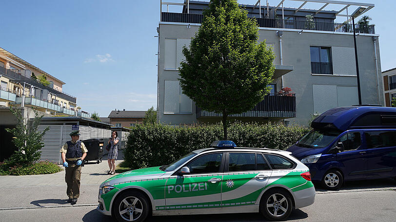 Der Mann verbarrikadierte sich in seiner Wohnung - die Polizei forderte eine SEK-Einheit ein. Die Bilder vom Einsatzort.