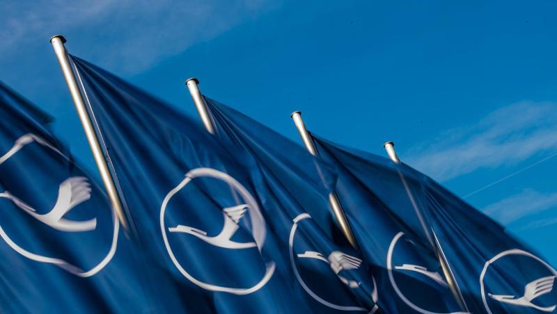 In den festgefahrenen Tarifkonflikt der Lufthansa-Flugbegleiter ist Bewegung gekommen. In den festgefahrenen Tarifkonflikt der Lufthansa-Flugbegleiter ist Bewegung gekommen.