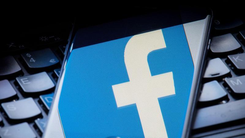 Insgesamt greifen jetzt schätzungsweise rund 2,7 Milliarden Menschen auf zumindest eine App des Konzerns Facebook zurück, zu dem auch WhatsApp und Instagram gehören. Insgesamt greifen jetzt schätzungsweise rund 2,7 Milliarden Menschen auf zumindest eine App des Konzerns Facebook zurück, zu dem auch WhatsApp und Instagram gehören.