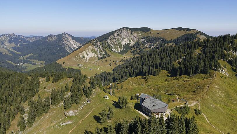 Jägerkamp und Bergstation der Taubensteinbahn.