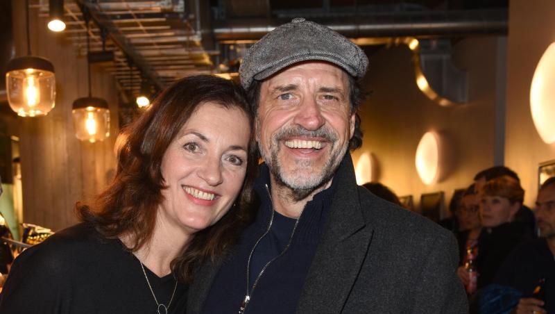 Der Schauspieler Helmfried Graf von Lüttichau mit seiner Ehefrau Gabriela Raible.