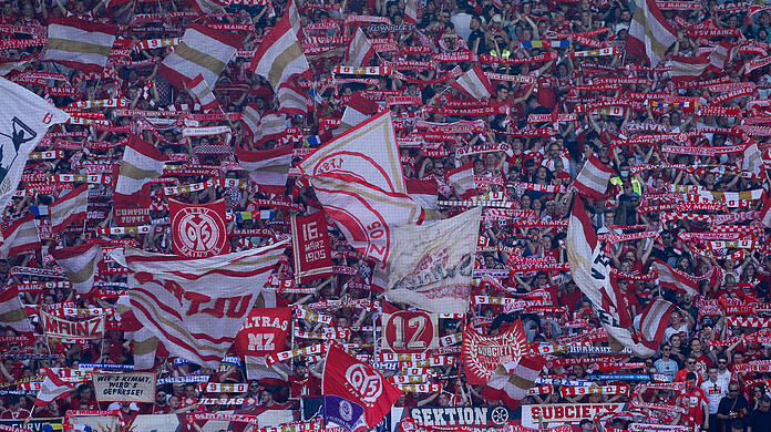 Nach den Fans des TSV 1860 protestieren auch Anhänger des FSV Mainz 05 gegen ein Testspiel ihres Klubs gegen Newcastle United.