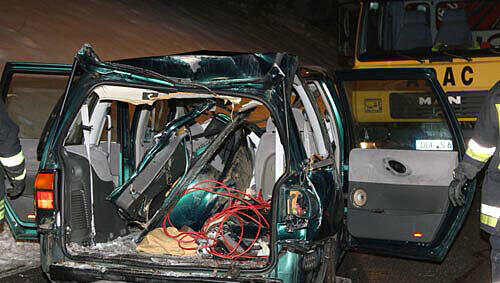 Der demolierte Unfallwagen Der demolierte Unfallwagen