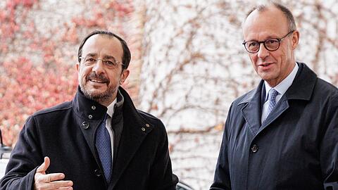 Die Regierung unter Pr&auml;sident Nikos Christodoulides, hier mit Kanzler Friedrich Merz, wird in den n&auml;chsten Monaten eine Schl&uuml;sselrolle in der EU spielen. (Archivbild)