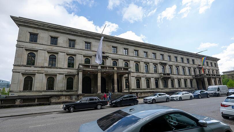 Die Münchner Musikhochschule bekommt eine vierfache Grammy-Preisträgerin als Professorin. Die Münchner Musikhochschule bekommt eine vierfache Grammy-Preisträgerin als Professorin.