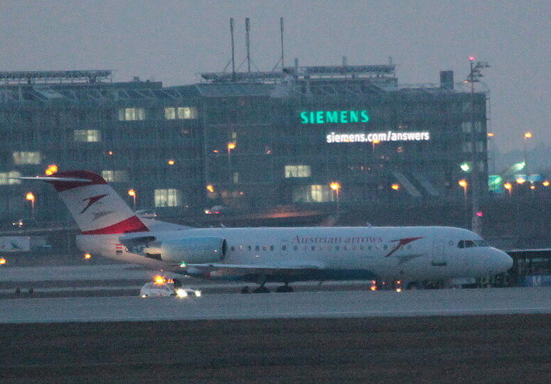 Die Fokker 70 nach der Notlandung