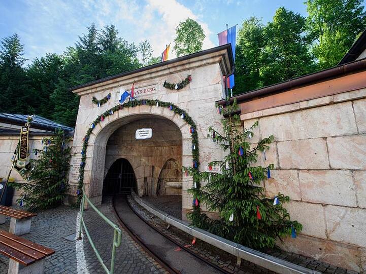 Frontansicht des Eingangs zum Salzbergwerk Berchtesgaden. Foto: Matthias Balk