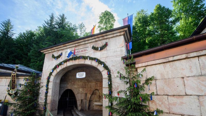 Frontansicht des Eingangs zum Salzbergwerk Berchtesgaden. Foto: Matthias Balk Frontansicht des Eingangs zum Salzbergwerk Berchtesgaden. Foto: Matthias Balk
