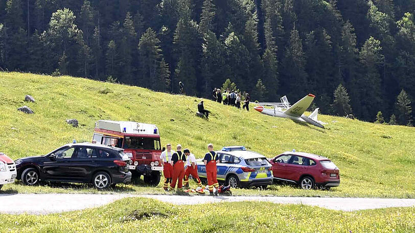 Im Gebirgstal Valepp legte ein Segelflugzeug eine Bruchlandung hin.