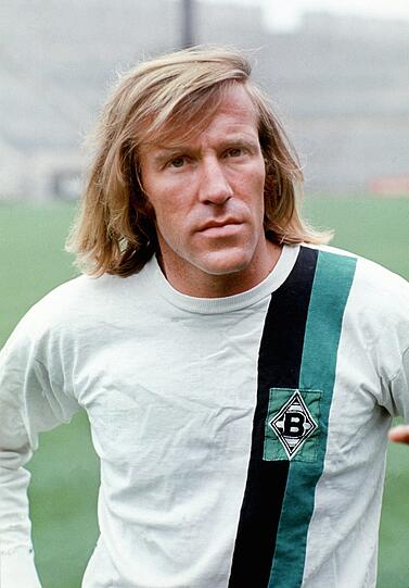 Baumwolle pur: Netzer im 70er-Jahre-Dress seiner Gladbacher.