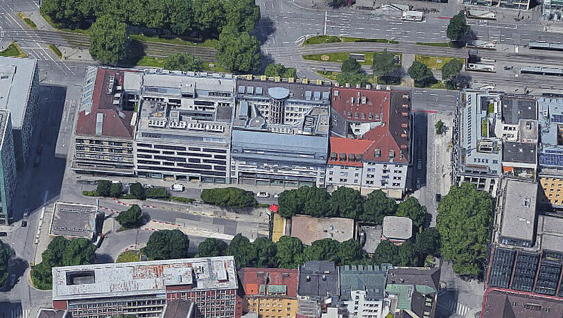 Von oben: Herzog-Wilhelm-Straße und Sendlinger Tor (r.). Von oben: Herzog-Wilhelm-Straße und Sendlinger Tor (r.).