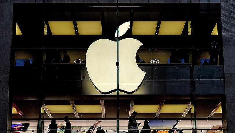 Apple Store: Das iPhone ist das mit Abstand wichtigste Produkt des Konzerns. Foto: Paul Miller Apple Store: Das iPhone ist das mit Abstand wichtigste Produkt des Konzerns. Foto: Paul Miller