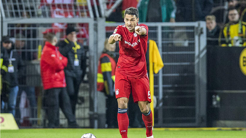 Mats Hummels - Note 4: Böser Patzer in der zehnten Minute als sein Ballverlust zu einem BVB-Konter führte. Kam einige Male zu spät in die Zweikämpfe gegen Götze, andererseits mit Ballgewinnen. Brachte allerdings mit Abspielen Mitspieler in Bedrängnis. Sah in Laufduellen allerdings manchmal nur die Rücklichter. Danach ausgewechselt (65.).