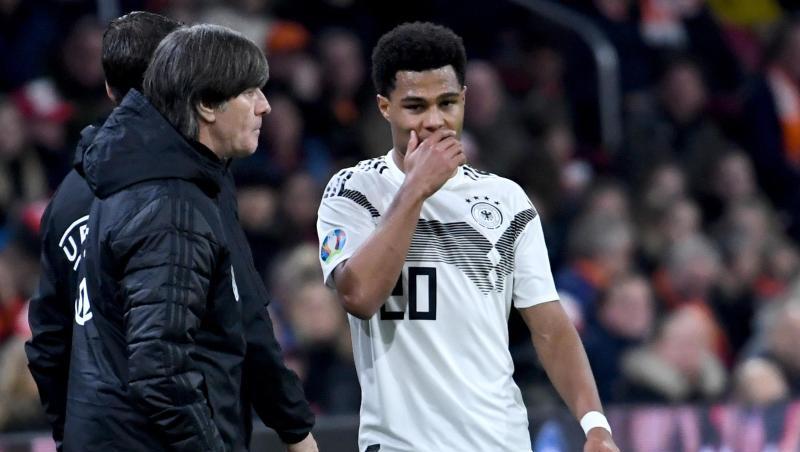 Bundestrainer Joachim Löw und Torschütze Serge Gnabry. Bundestrainer Joachim Löw und Torschütze Serge Gnabry.