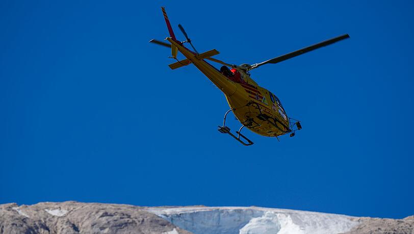 In Italien liegt in den Alpen noch nicht viel Schnee - jetzt wurde Schnee mit einem Hubschrauber eingeflogen. (Archivbild) In Italien liegt in den Alpen noch nicht viel Schnee - jetzt wurde Schnee mit einem Hubschrauber eingeflogen. (Archivbild)