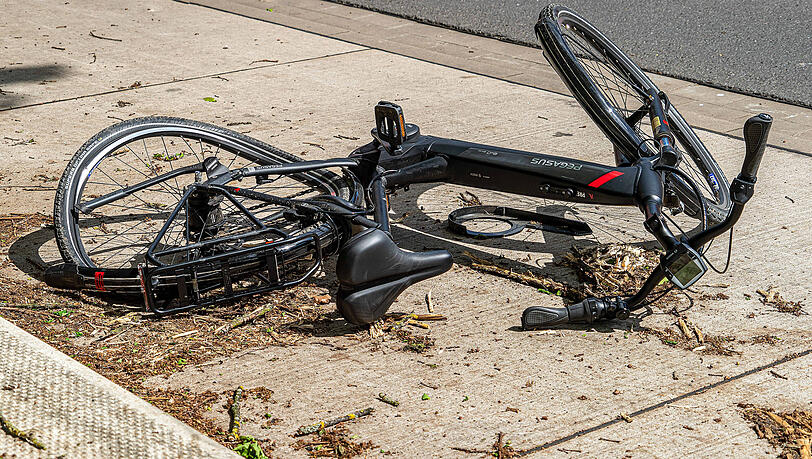 Der 83-J&auml;hrige verletzte sich bei dem Sturz am Kopf und kam ins Krankenhaus. (Symbolbild)
