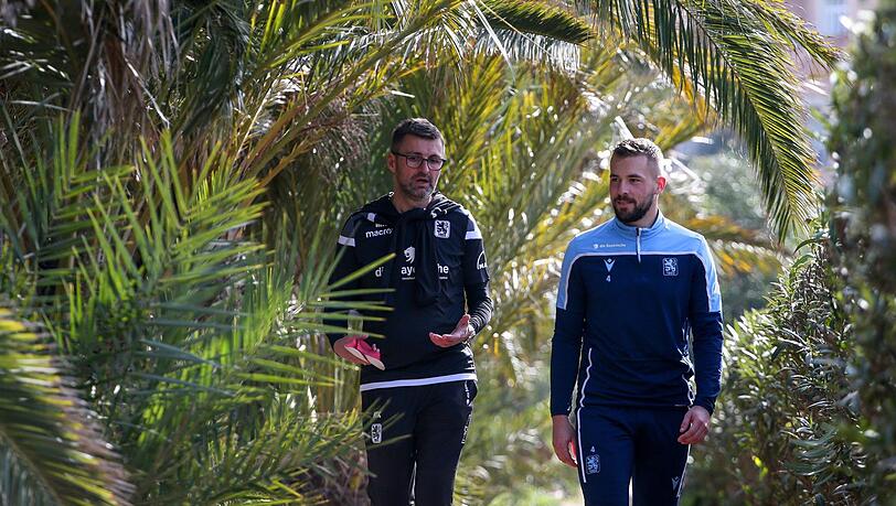 Gegen Braunschweig wohl nicht erste Wahl bei Trainer Michael Köllner: Löwen-Kapitän Felix Weber (r.).