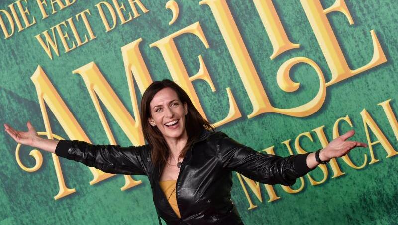 Schauspielerin Ulrike Frank posiert bei der Premiere des Musicals "Die fabelhafte Welt der Amélie" im Werk 7 Theater. Foto: Angelika Warmuth Schauspielerin Ulrike Frank posiert bei der Premiere des Musicals "Die fabelhafte Welt der Amélie" im Werk 7 Theater. Foto: Angelika Warmuth