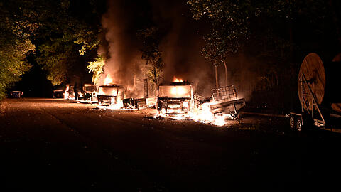 Die Bilder vom Feuerwehreinsatz in der Siemensallee.