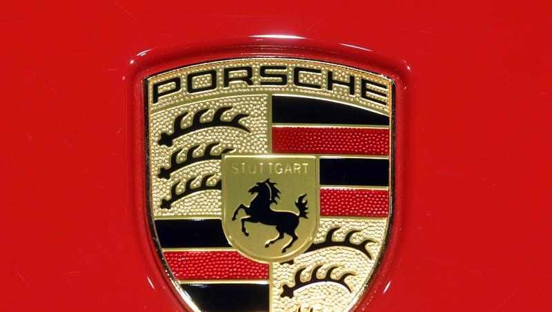Wegen des Verdachts auf Untreue wurden Räumlichkeiten von Porsche in Stuttgart durchsucht. Wegen des Verdachts auf Untreue wurden Räumlichkeiten von Porsche in Stuttgart durchsucht.
