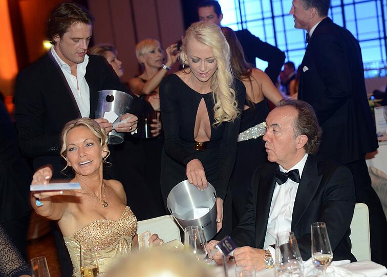 Jenny Elvers auf der &bdquo;Dolphin&rsquo;s Night&ldquo; in Düsseldorf. Die Bilder!