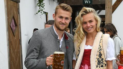 Matthijs de Ligt und Annekee Molenaar beim Oktoberfest-Besuch 2022