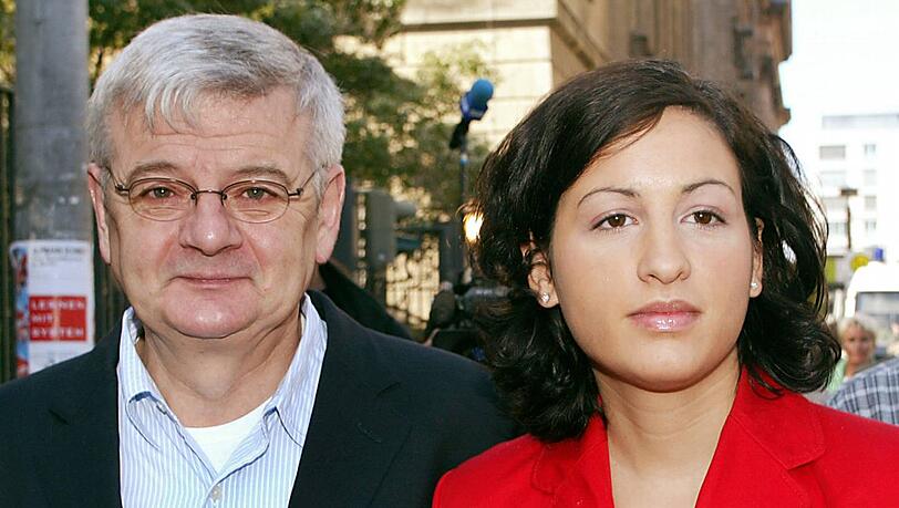 Er ist zum 5. Mal verheiratet: Joschka Fischer (64) mit seiner Frau Minu Barati (36). Er ist zum 5. Mal verheiratet: Joschka Fischer (64) mit seiner Frau Minu Barati (36).