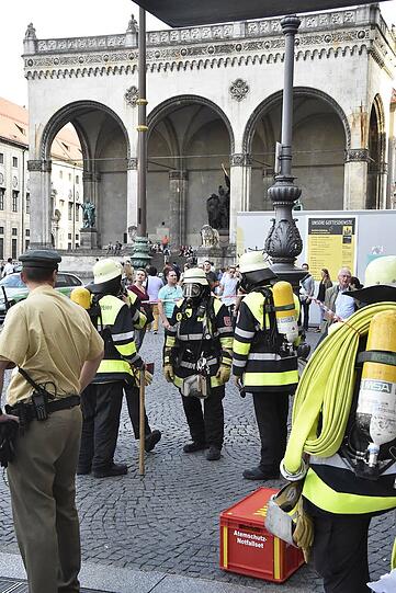 Feuer am U-Bahnhof Odeonsplatz. Die Bilder vom Feuerwehreinsatz am Dienstagabend.