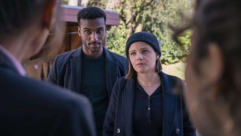 Liv Moormann (Jasna Fritzi Bauer) muss im "Tatort: Wenn man nur einen retten k&ouml;nnte" weitgehend auf Kollegin Selb verzichten und bekommt stattdessen Unterst&uuml;tzung von Patrice Schipper (Tijan Njie).