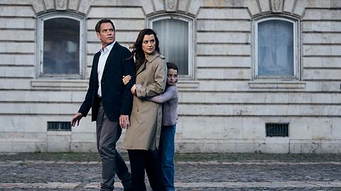 Nach einigen ruhigen Jahren in Paris sind Tony (Michael Weatherly), Ziva (Coté de Pablo, Mitte) und Tail (Isla Gie) plötzlich in Gefahr. Nach einigen ruhigen Jahren in Paris sind Tony (Michael Weatherly), Ziva (Coté de Pablo, Mitte) und Tail (Isla Gie) plötzlich in Gefahr.