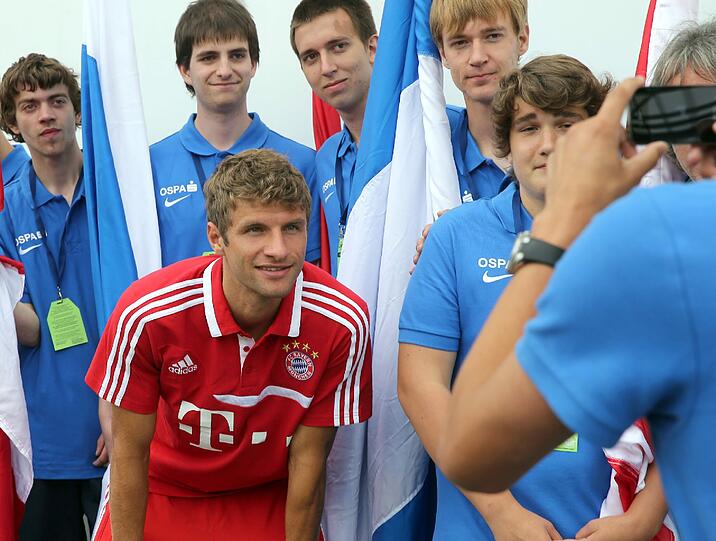 FC Bayern im Test gegen Hansa Rostock: Die Bilder vom Benefizspiel