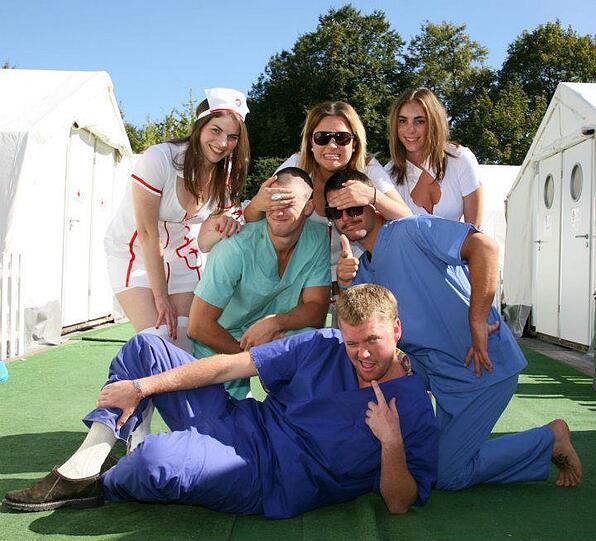 Das "Hangover Hospital" ist Münchens wildestes Wiesn-Quartier.