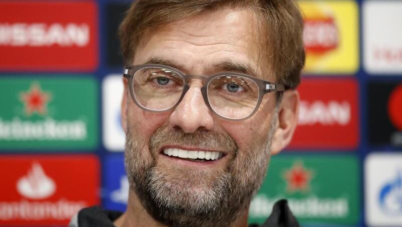 Jürgen Klopp schaut während der Corona-Auszeit neidvoll auf die Trainings-Möglichkeiten in Deutschland. Jürgen Klopp schaut während der Corona-Auszeit neidvoll auf die Trainings-Möglichkeiten in Deutschland.