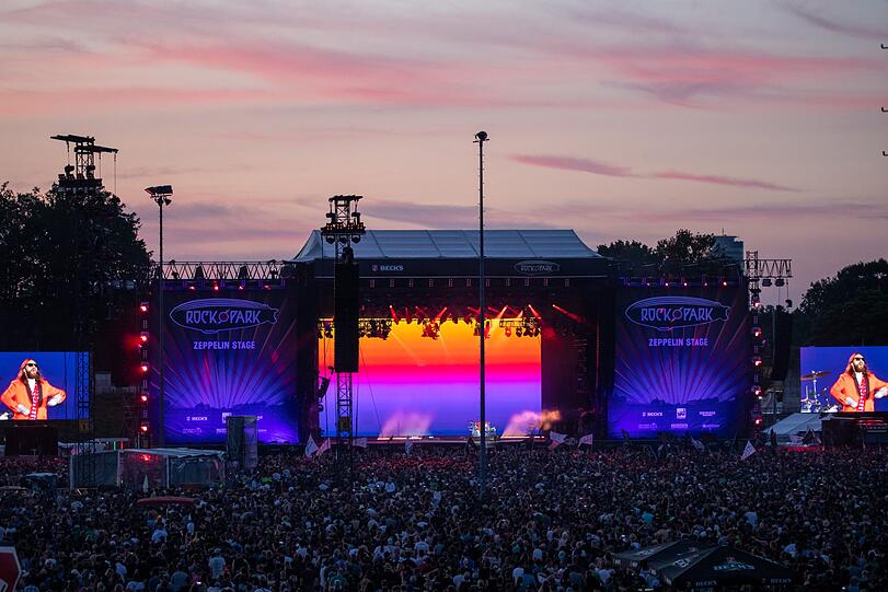 Die Besucher vom Nürnberger Festival "Rock im Park" hatten mehr Glück: Hier schien die Sonne das ganze Festival-Wochenende durch.