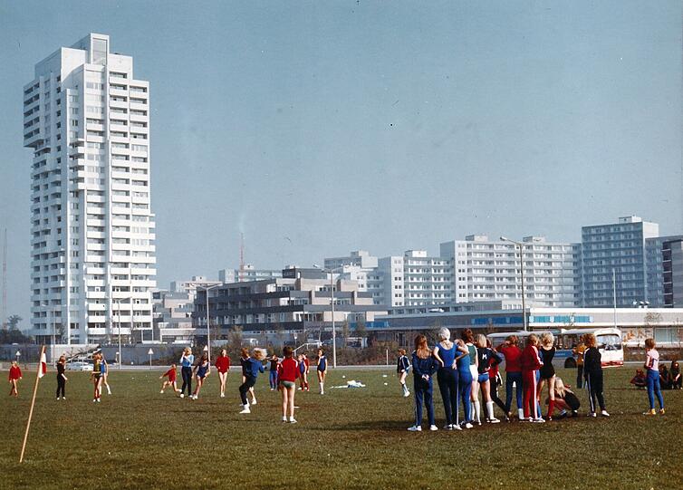 Hans Konwiarz, Neue Heimat Hamburg und Neue Heimat Kiel 1964&ndash;1972