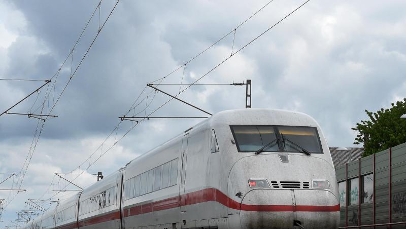 Zur Beschleunigung des Bahnverkehrs zwischen dem Ruhrgebiet und Berlin ist eine neue ICE-Trasse für Tempo 300 zwischen Hannover und Bielefeld in der Planung.