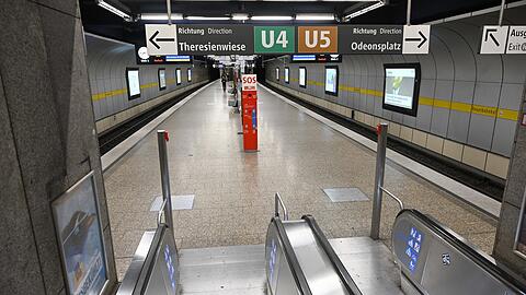 Am Hauptbahnhof, Sendlinger Tor und Odeonsplatz soll man den Anschluss zur anderen Nacht-U-Bahn erwischen. Die Linien fahren im 30-Minuten-Takt.