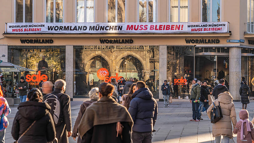 "Wormland muss bleiben&ldquo;, fordert ein Transparent am Marienplatz. Der Hilferuf wurde nicht erh&ouml;rt.